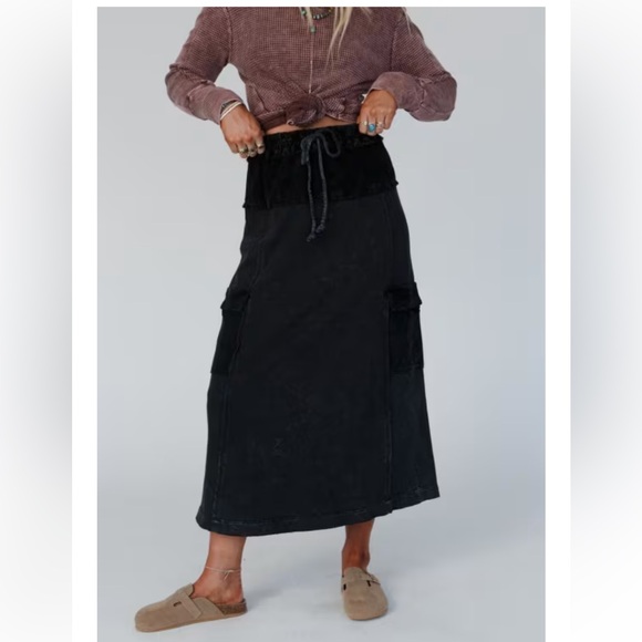 THE SŌLEIL SKIRT NWT Boutique - Picture 7 of 8